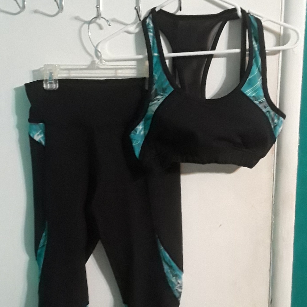 Brand New Matching Sports Bra and Leggings
